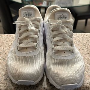 Men’s Nike Airmax Zero White Sneakers in size 7.5